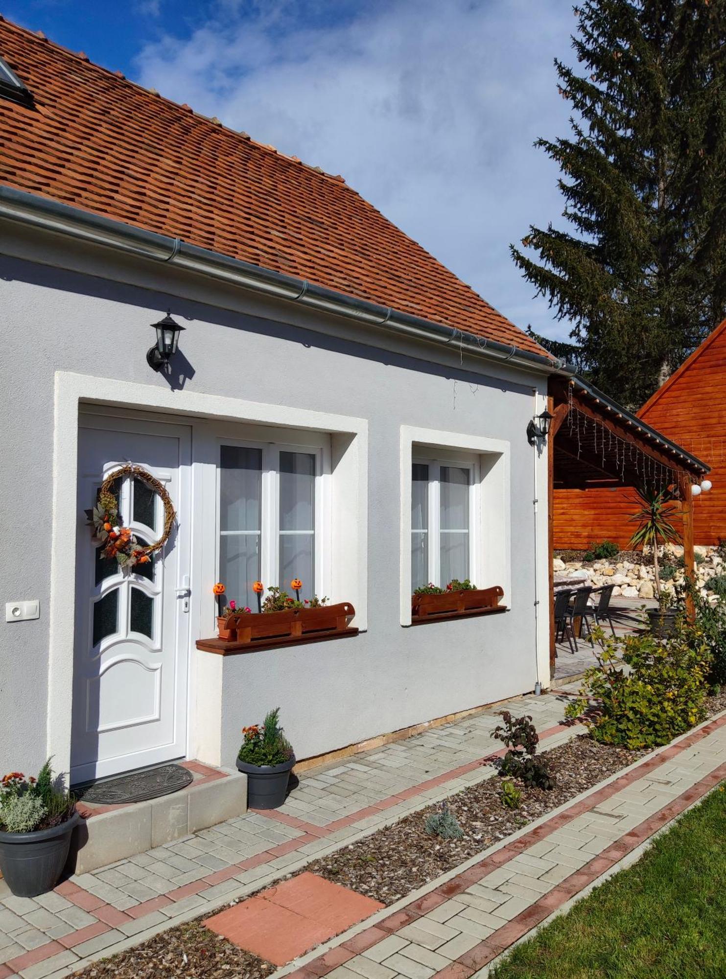 Borostyankut Wellness Home Bakonybel Exterior photo